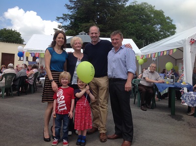 North Swindon MP & Local Councillors Join Community BBQ At Pine View