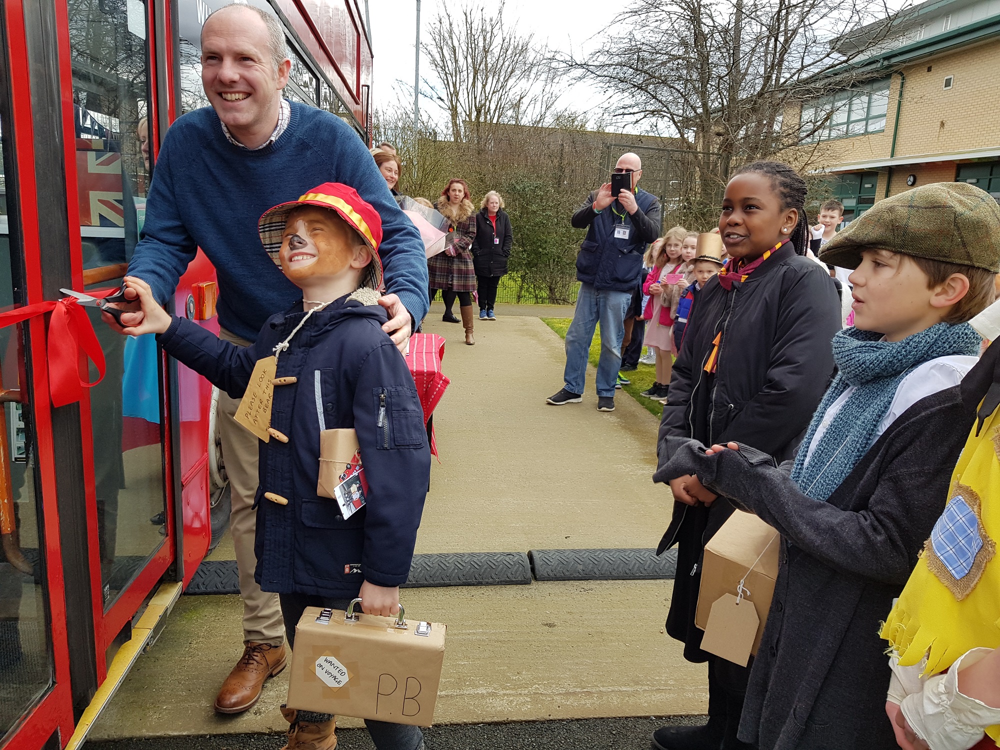 North Swindon MP Opens New Haydonleigh Primary School Library Bus