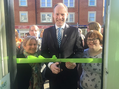 North Swindon MP Cuts The Ribbon On New Uplands Charity Shop