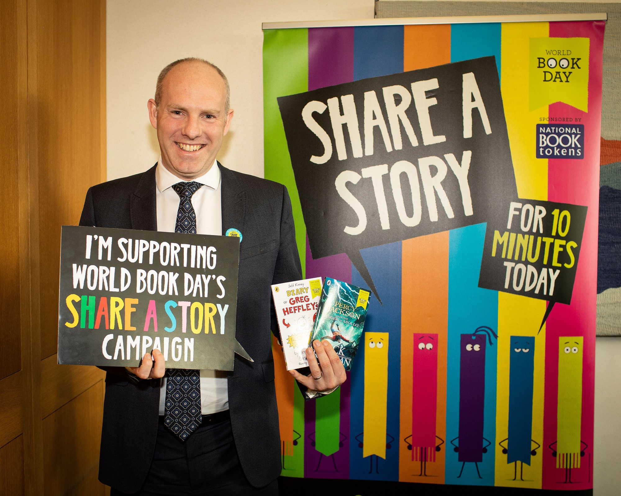 Justin Tomlinson MP Shows His Support For World Book Day